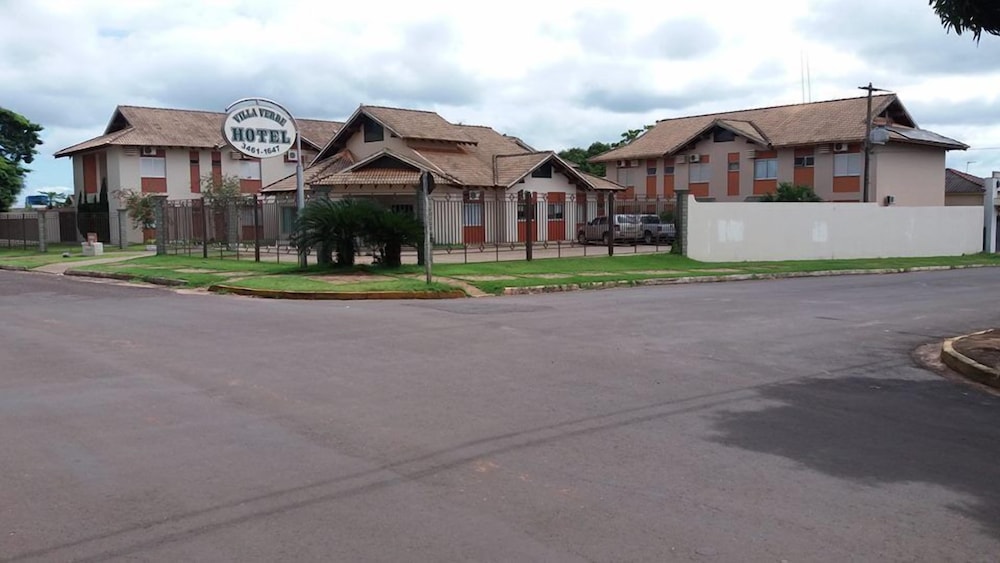 Villa Verde Hotel — hotel in Navirai