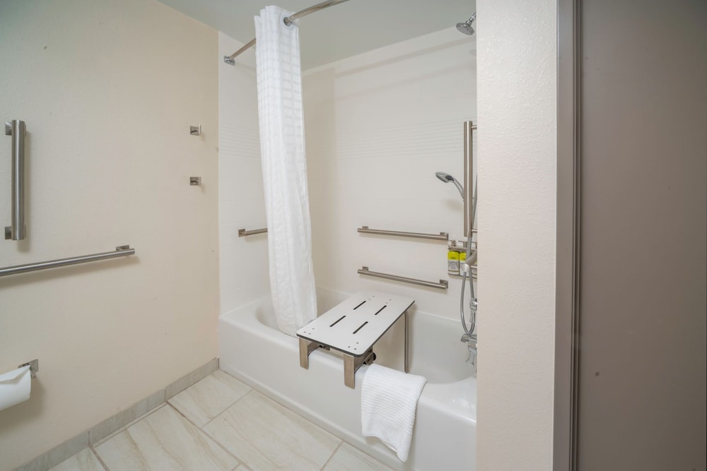 Candlewood Suites Charleston Mt Pleasant by IHG - photo 24