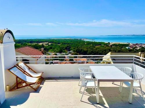 Casa N'a Costa — 4-Star Luxury Hotel in Trafaria, Portugal