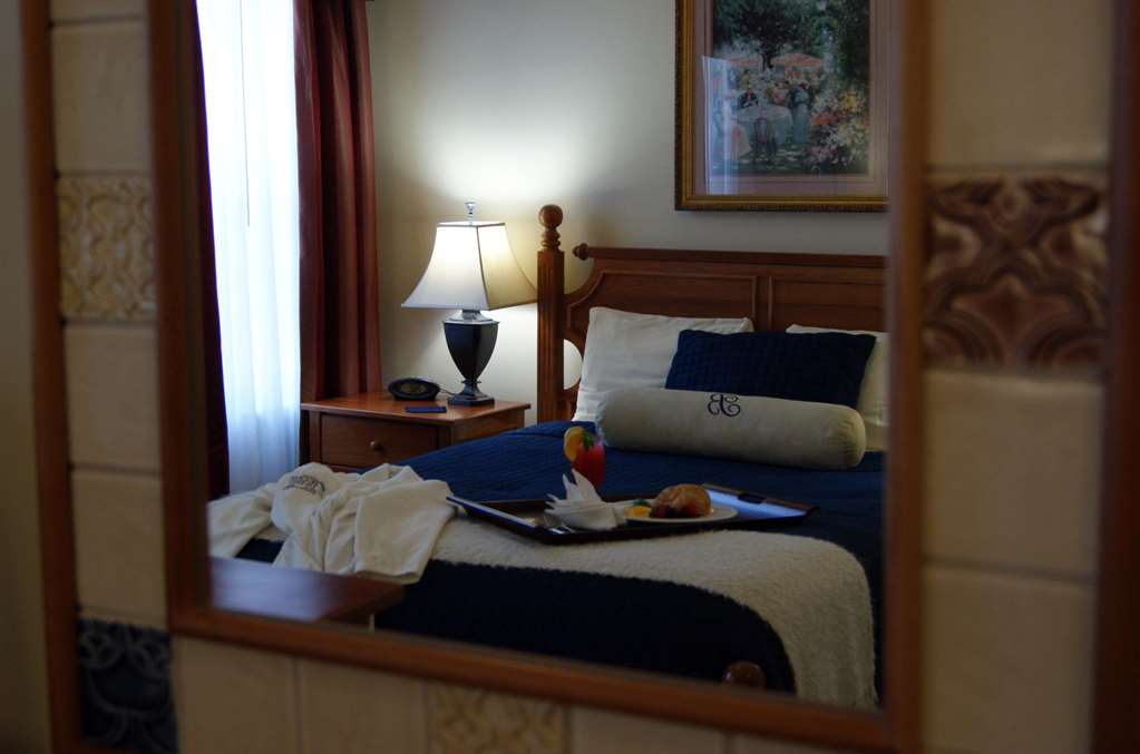 Historic Boone Tavern Hotel and Restaurant - photo 3