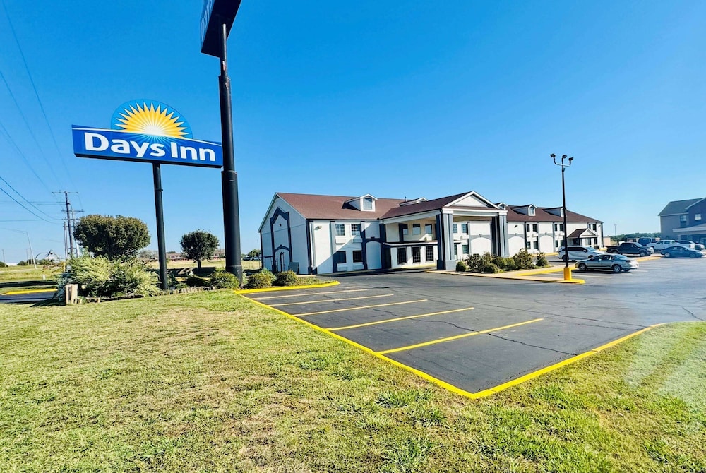 Days Inn by Wyndham Shawnee - featured photo