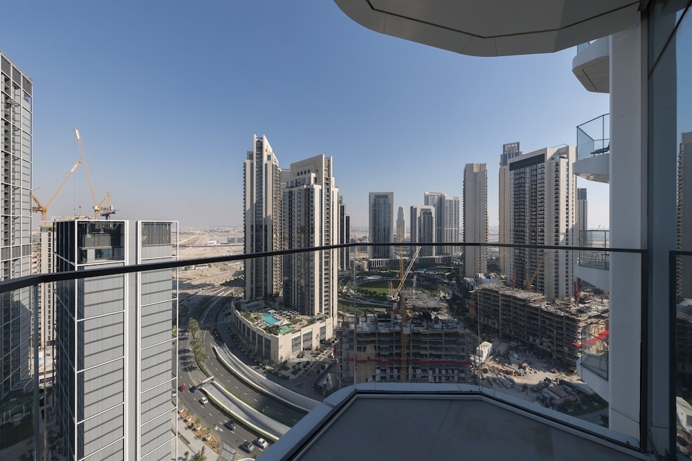 Comfortable 2BR Address Harbour Point — 4-Star Luxury Hotel in Dubai, United Arab Emirates