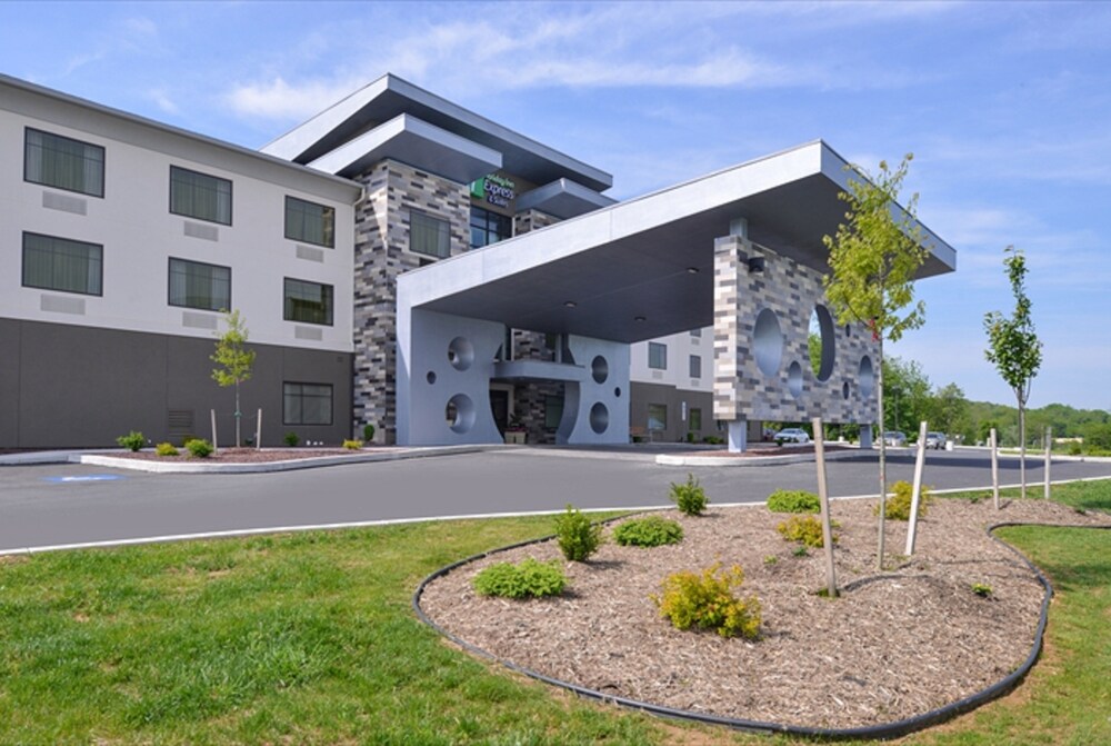 Holiday Inn Express & Suites Shippensburg by IHG - photo 69