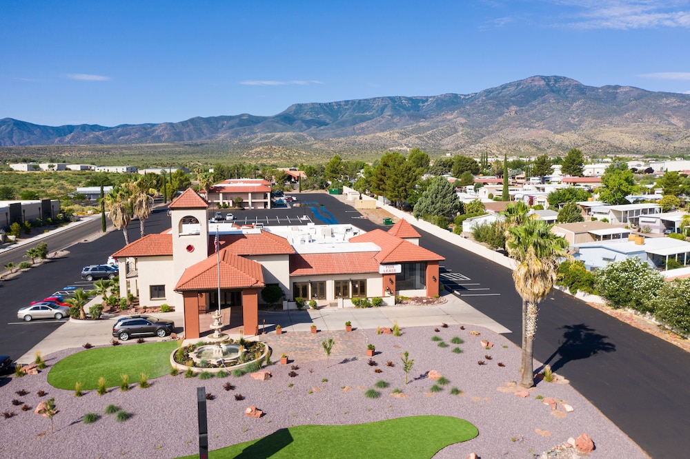 Lux Verde Hotel - photo 2