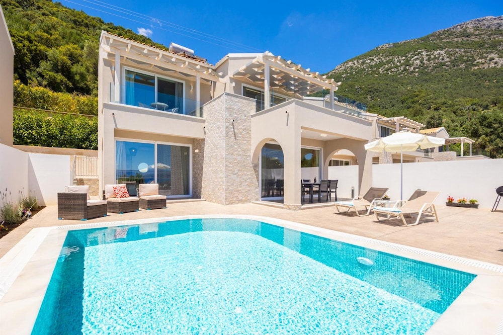 Villa Alora in Mparmpati — 4-Star Luxury Hotel in Corfu, Greece