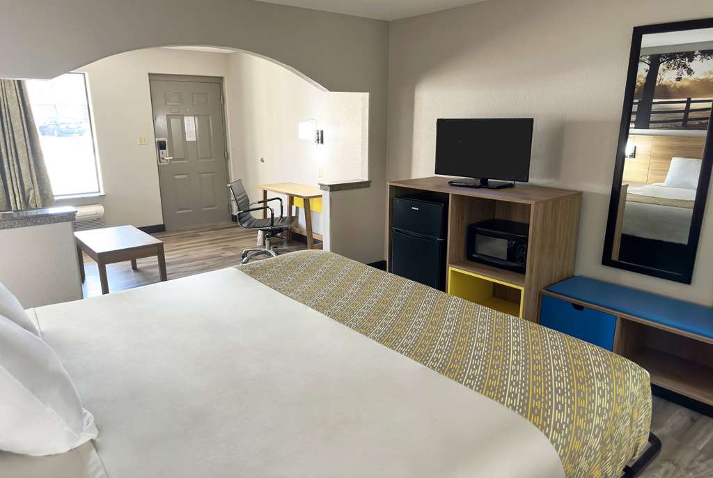 Days Inn & Suites by Wyndham Opelousas - photo 19