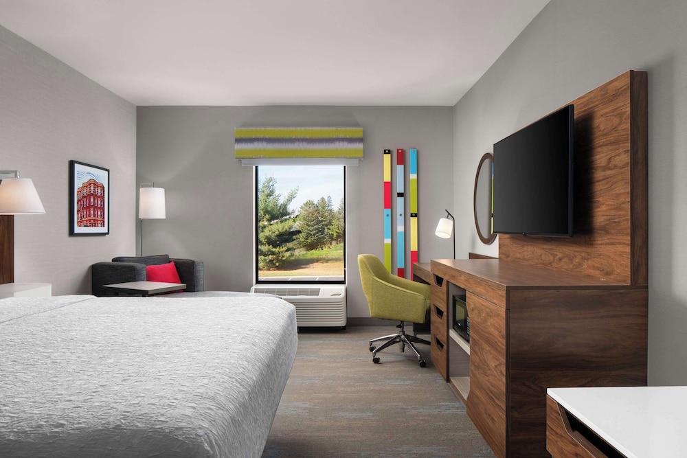 Hampton Inn Chicopee Springfield - photo 6