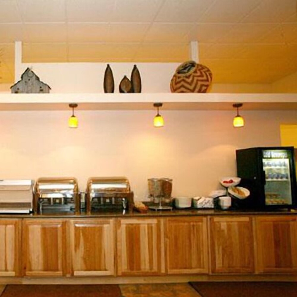Trail's End Motel Sheridan - photo 10