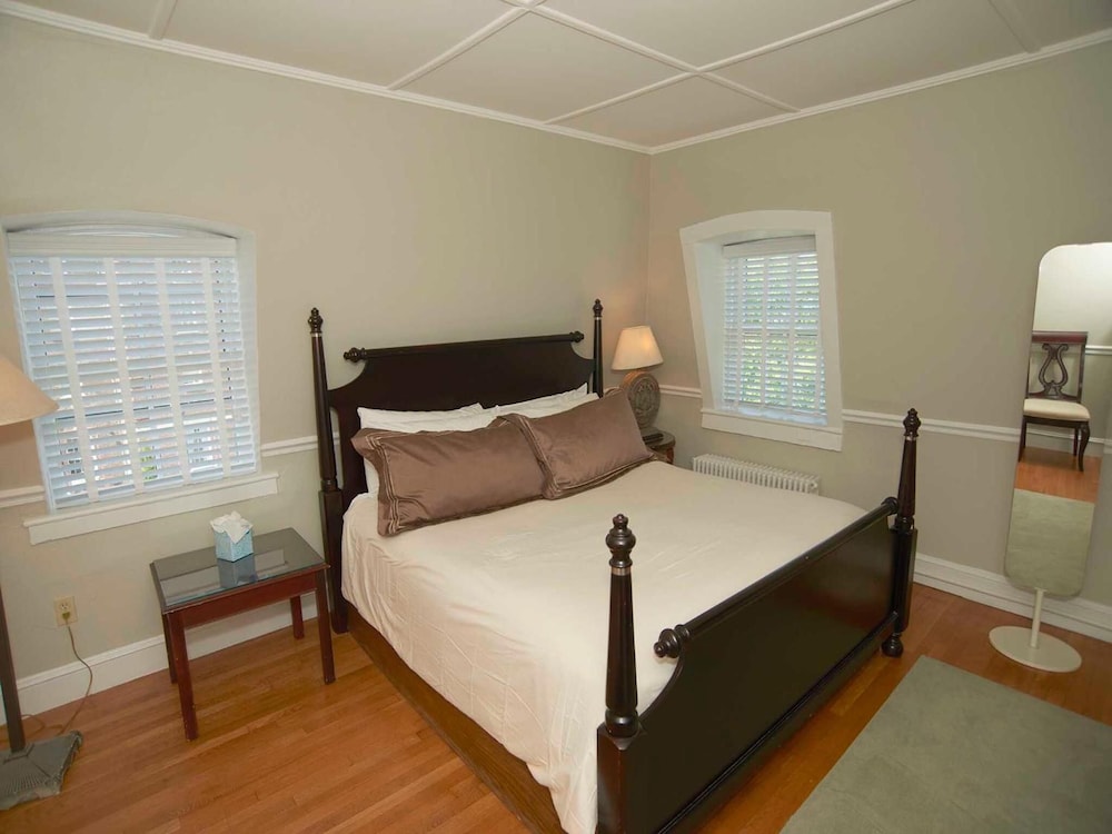Bellevue Manor - photo 33