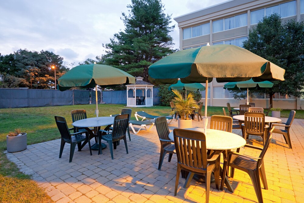 Holiday Inn Hotel & Suites Boston Peabody by IHG - photo 40