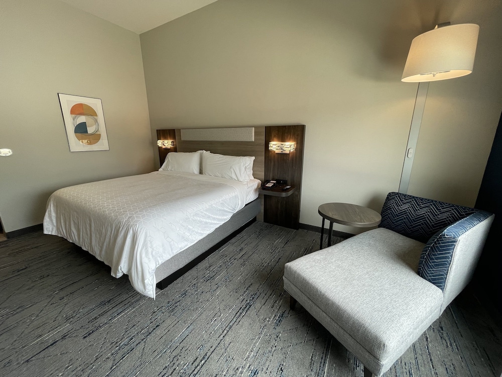 Holiday Inn Express & Suites Ft. Smith Airport by IHG - photo 16