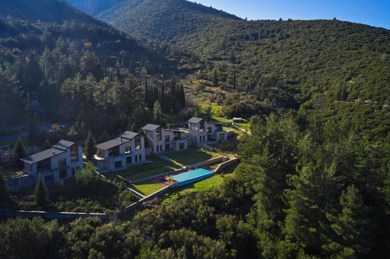 Alti Luxury Villa — 4-Star Luxury Hotel in Amfikleia, Greece