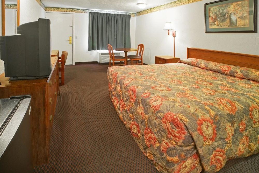 Americas Best Value Inn Merrillville - photo 16