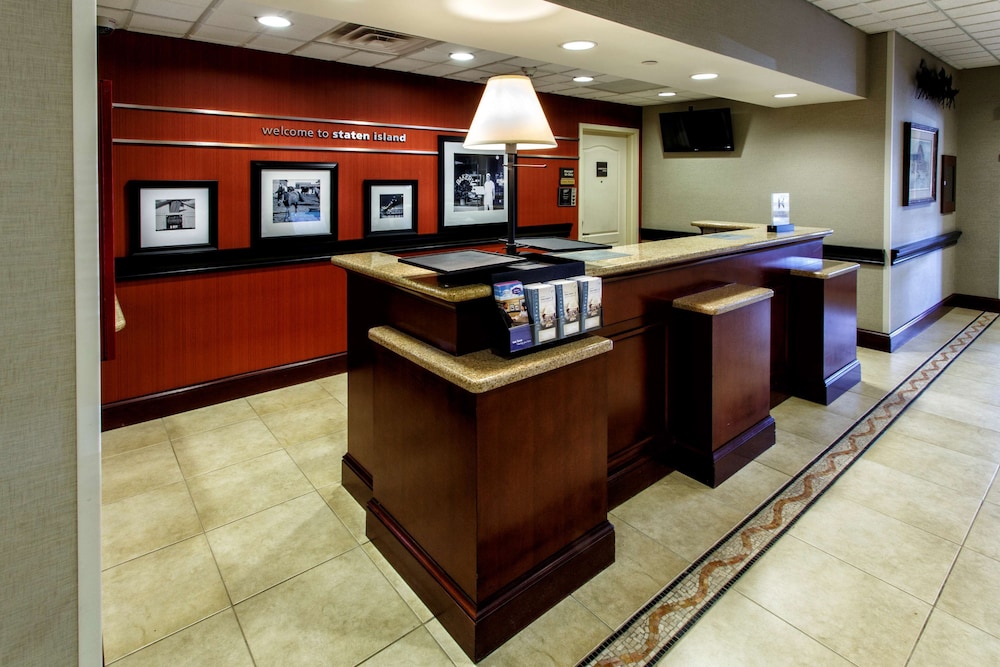 Hampton Inn & Suites Staten Island - photo 5
