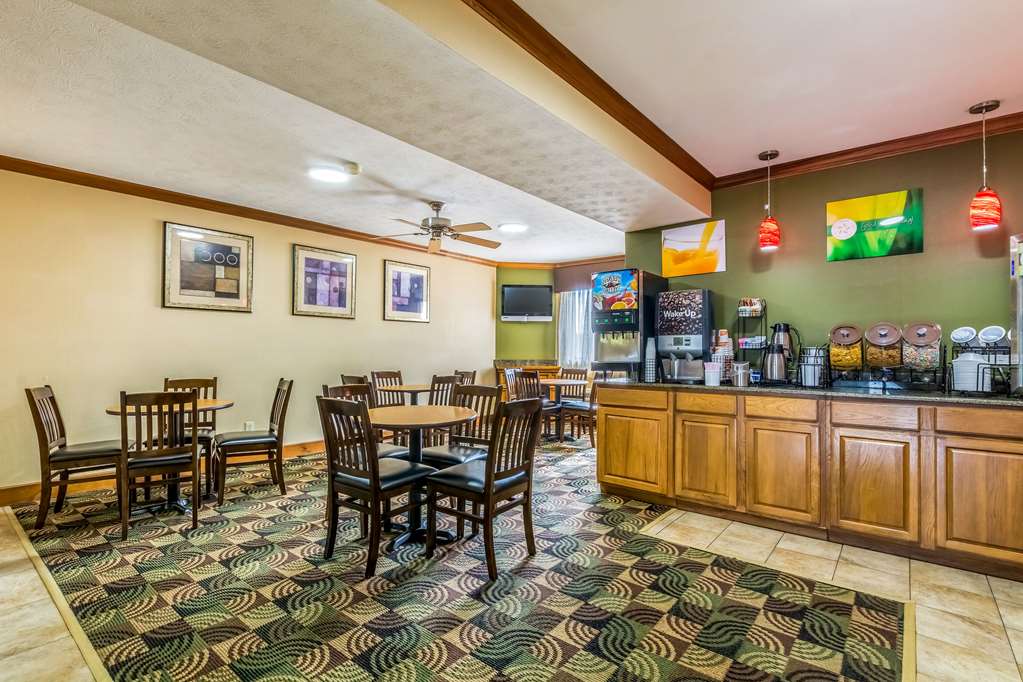 Quality Inn I 74 Batesville - photo 32