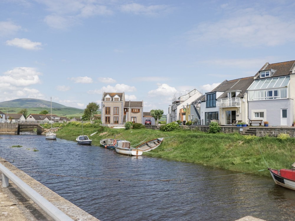 Lazey Cottage — 4-Star Luxury Hotel in Millom, United Kingdom