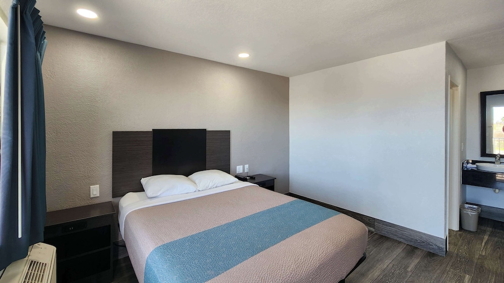 Motel 6 Galveston TX - photo 11