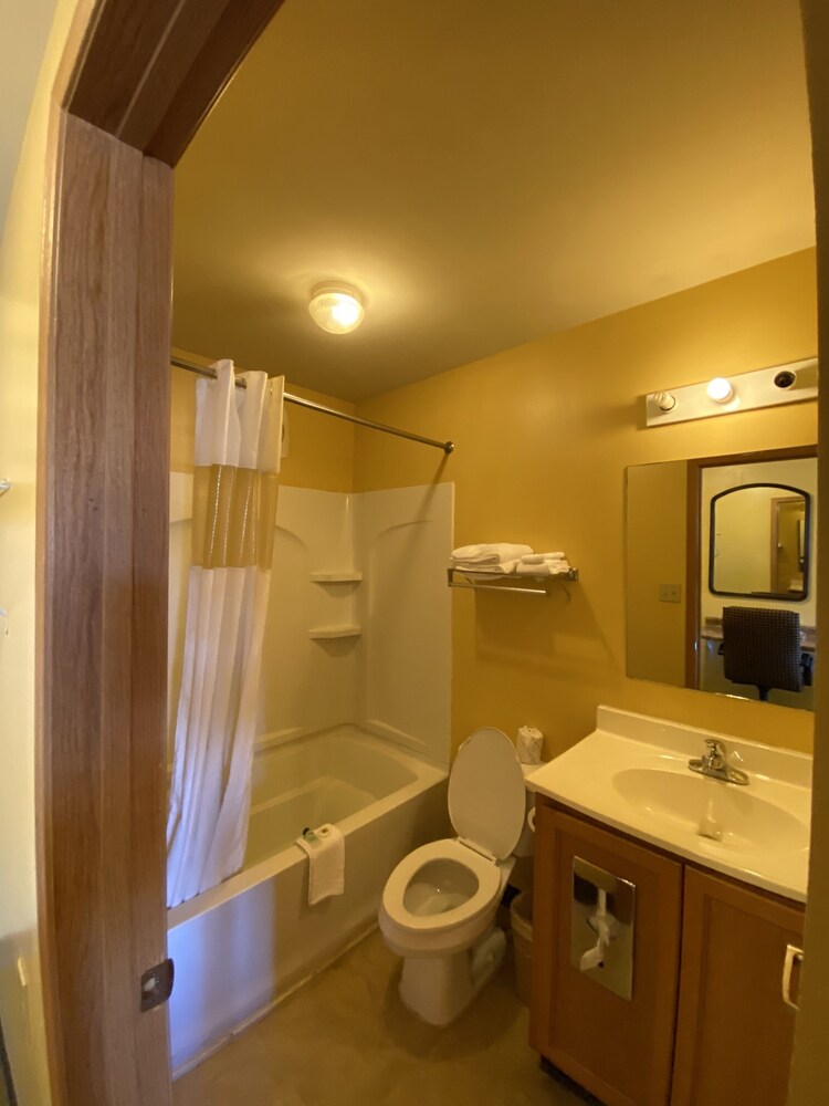 Regal Inn Coffeyville - photo 19