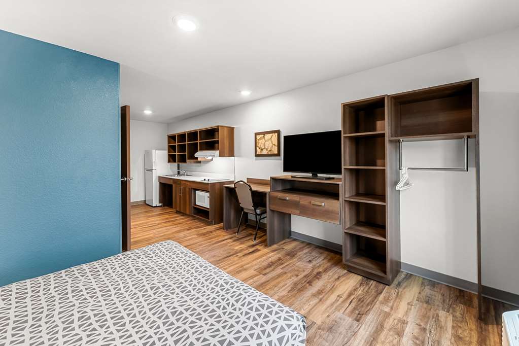 Woodspring Suites Kansas City Airport - photo 17