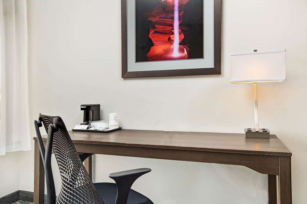 La Quinta Inn & Suites by Wyndham Page at Lake Powell - photo 35