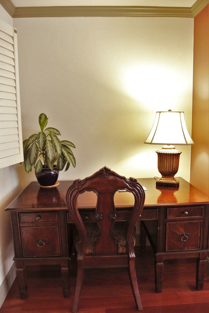 Cow Hollow Suites - photo 23