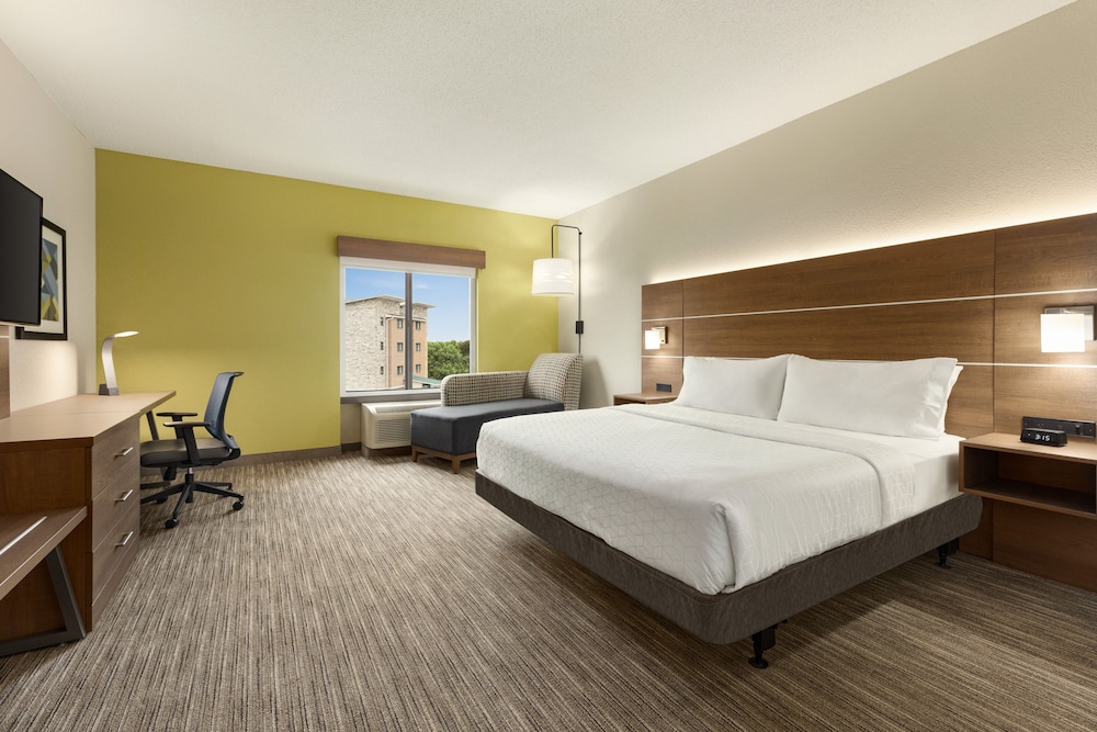 Holiday Inn Express & Suites Akron Regional Airport Area - photo 12