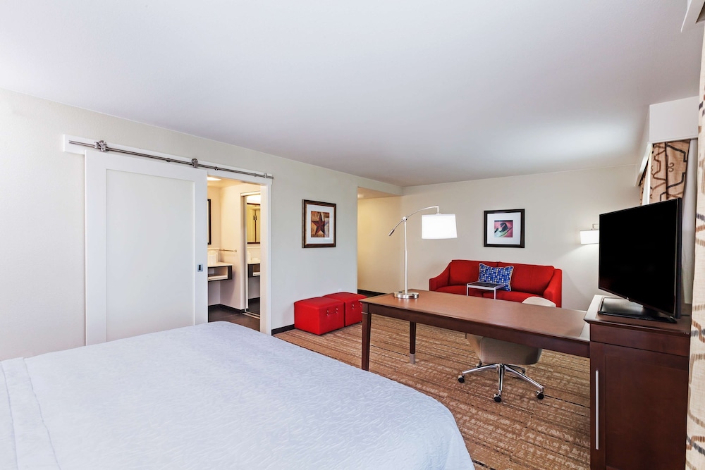 Hampton Inn & Suites Houston I 10 West Park Row - photo 14