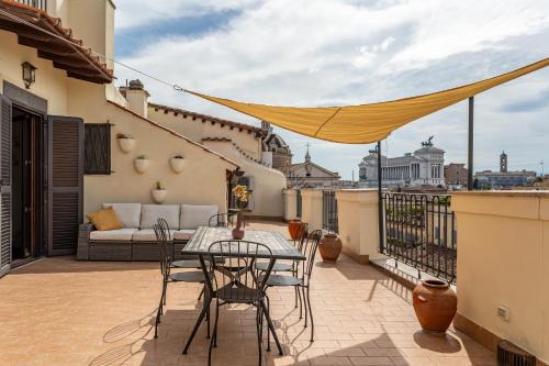iFlat Pantheon & La Dolce Vita Skyline Penthouse — 4-Star Luxury Hotel in Rome, Italy