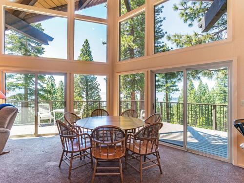 Enjoy the brilliant views of Lake Tahoe from this mountainside Cabin
