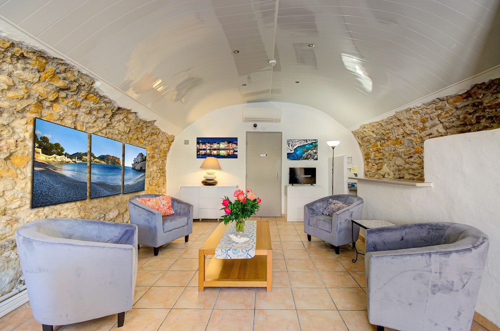 Hotel Laurence in Cassis, France