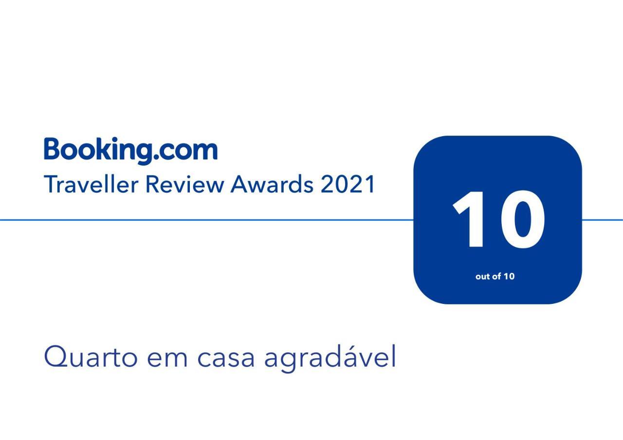 Um Quarto Em Casa Agradavel