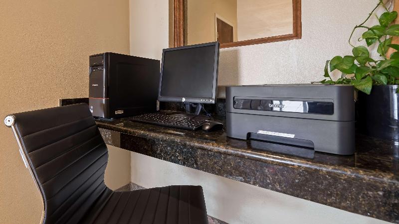 Best Western Regency Inn & Suites - photo 41