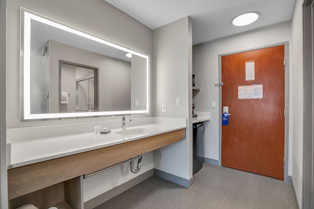 Holiday Inn Express Hotel & Suites Portland Jantzen Beach by IHG - photo 32