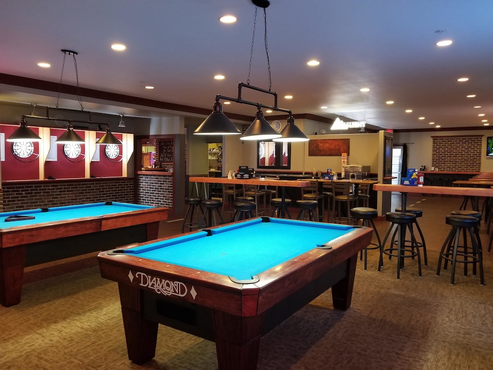 Grand View Inn & Suites - photo 30