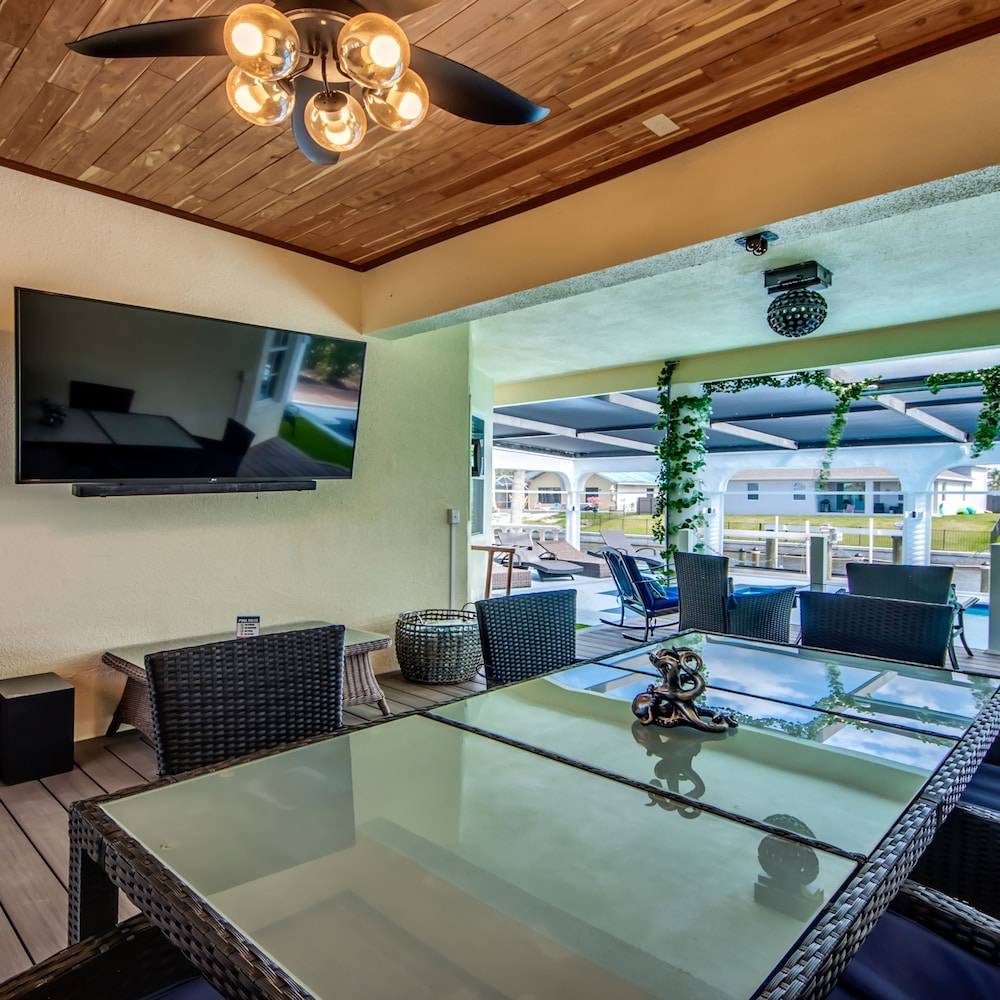 Golden Globe luxury on the canal with poolspa - photo 32