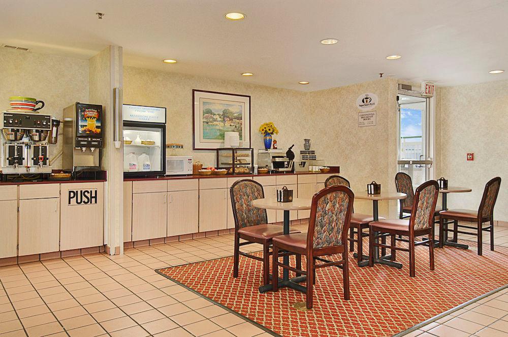 Super 8 by Wyndham Madison East - photo 25