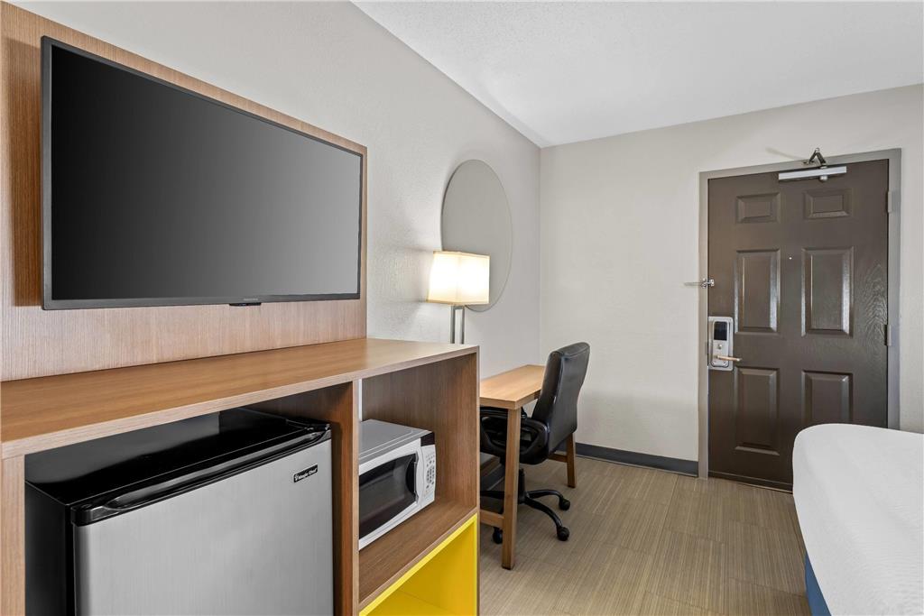 Days Inn by Wyndham Chattanooga Hamilton Place - photo 16