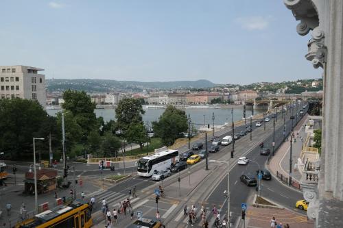 Budapest Danube Panorama Apartment — 4-Star Luxury Hotel in Budapest, Hungary