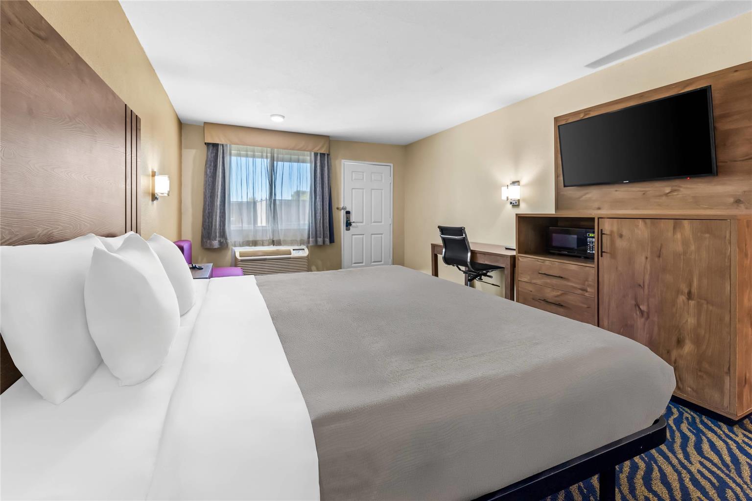 Quality Inn & Suites - photo 27