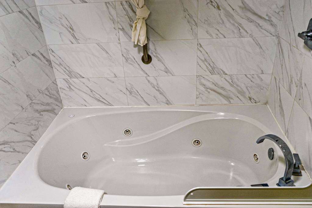 Quality Inn Whiteville North - photo 17