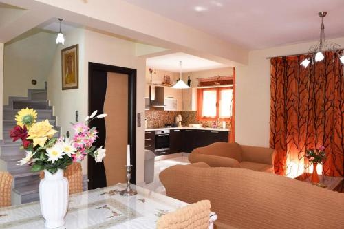Villa Spiros — 4-Star Luxury Hotel in Ioannina, Greece