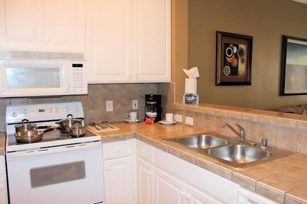 2400 McCue By Sterling Suites - photo 4