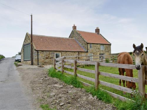 Shrubberies Cottage Dc5472 — 4-Star Luxury Hotel in Skinningrove, United Kingdom