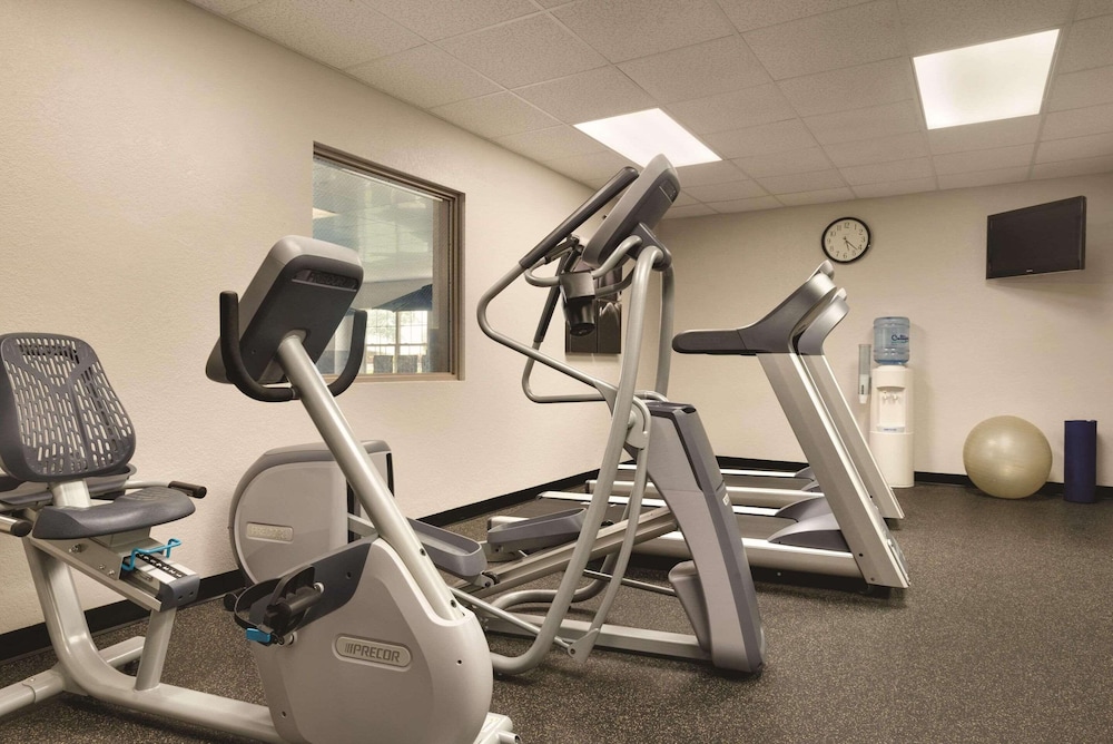 Country Inn & Suites by Radisson Coralville IA - photo 14