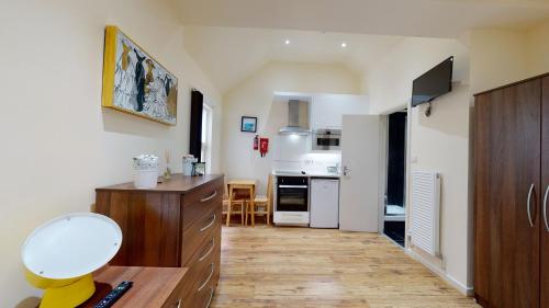 St Pauls Studios 20 - carbon neutral hotel in Wembley