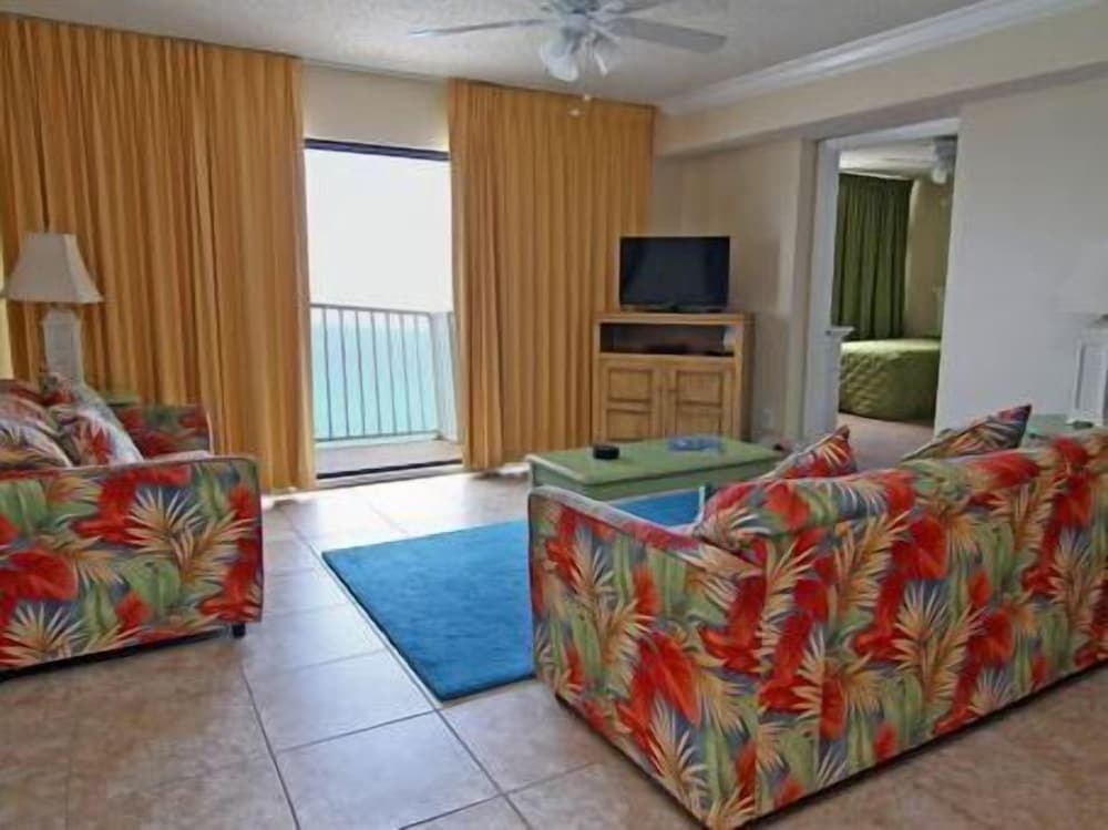 Landmark Holiday Beach - photo 15