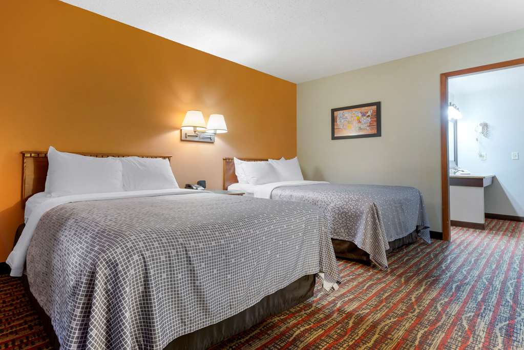 Econo Lodge Lakeview - photo 8
