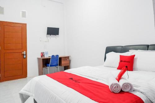 Reddoorz Plus At Hotel Lestari Karema Mamuju — Mamuju