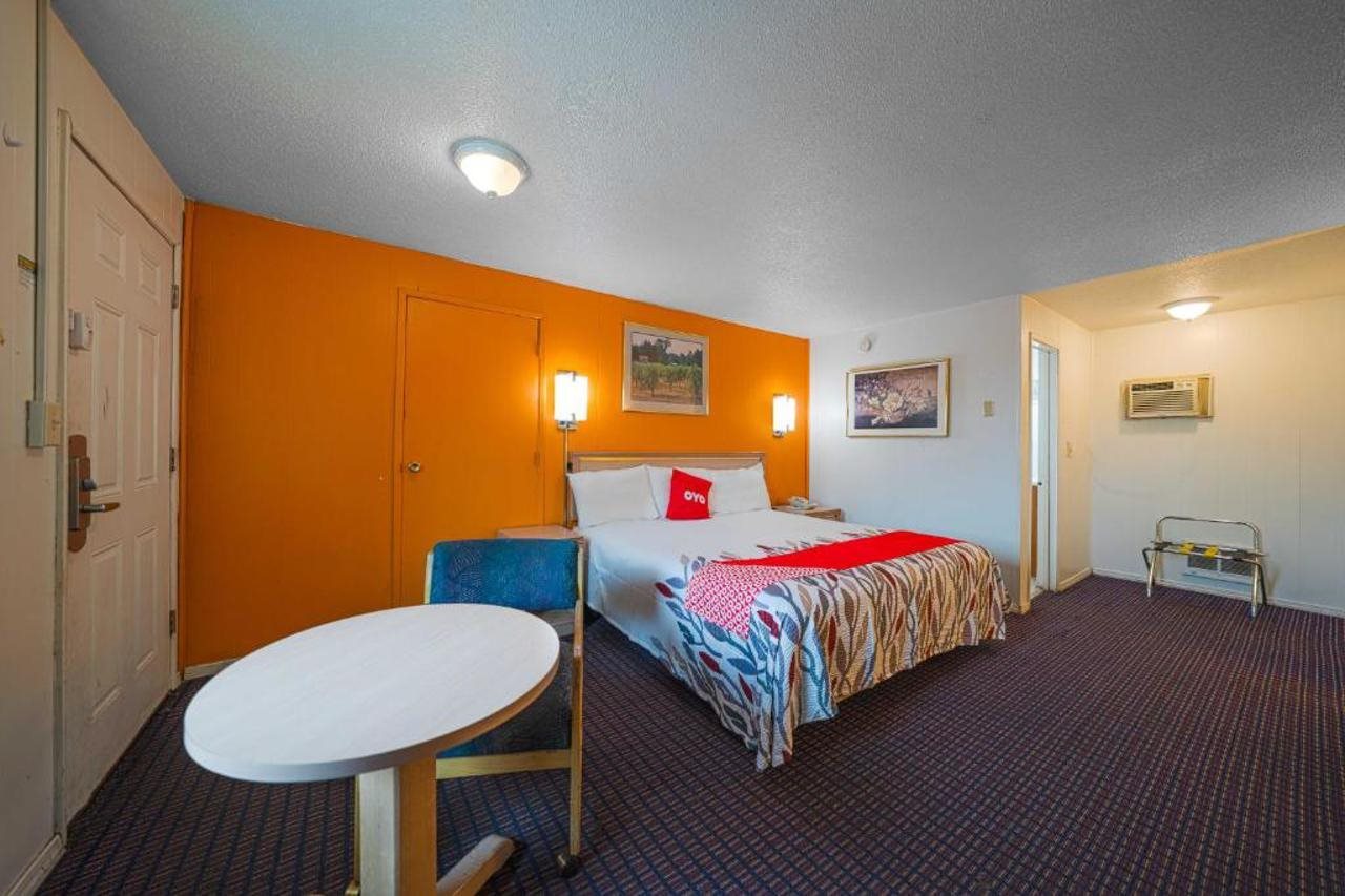 Budget Inn Bend by OYO - photo 13