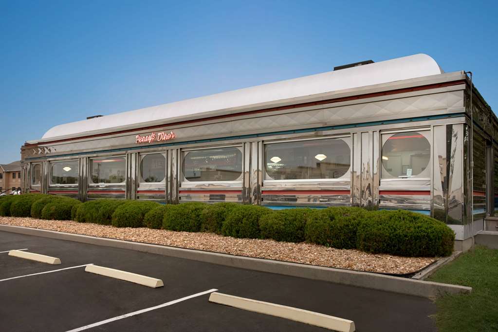 Travelodge by Wyndham Dexter - photo 8
